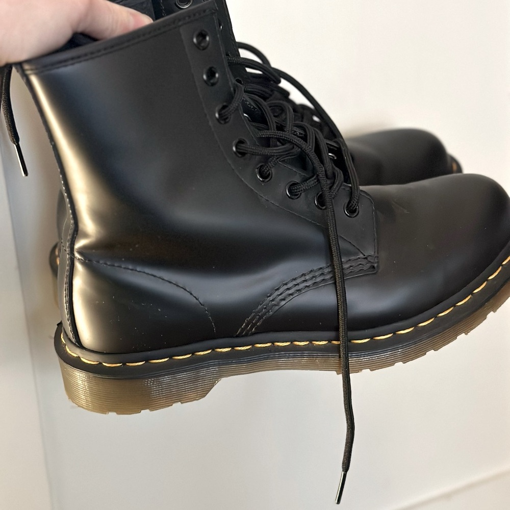 Size 8 w Dr. Martens worn once
